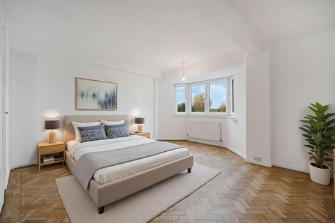 3 bedroom flat for sale, Upper Richmond Road, SW15