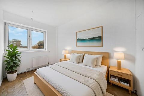 3 bedroom flat for sale, Upper Richmond Road, SW15