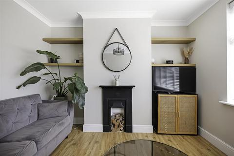 285 Stafford Road, Caterham, CR3 6NL