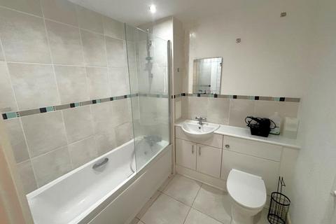 1 bedroom apartment to rent, Cardinal Place, Woking GU22