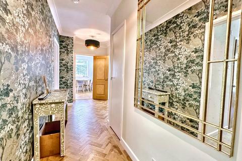 2 bedroom flat for sale, Canford Cliffs