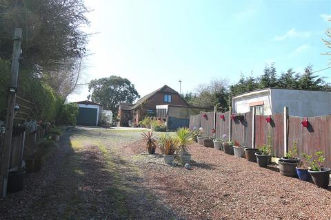 3 bedroom detached house for sale, Bell Farm Lane, Minster On Sea, Sheerness