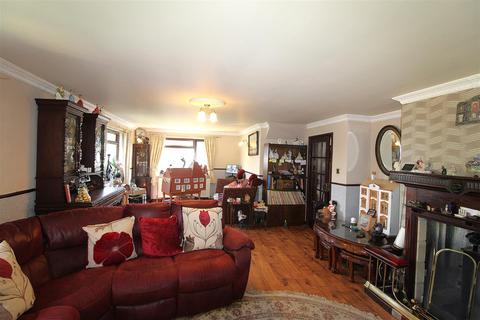 3 bedroom detached house for sale, Bell Farm Lane, Minster On Sea, Sheerness