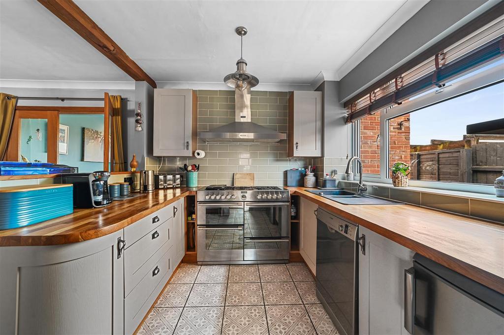 Kitchen dining room