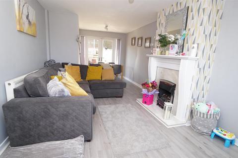3 bedroom semi-detached house for sale, Bredon Avenue, Wrose, Shipley