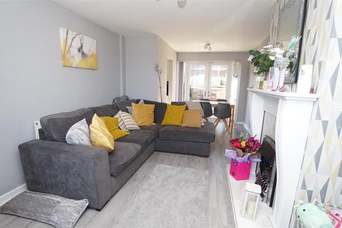 3 bedroom semi-detached house for sale, Bredon Avenue, Wrose, Shipley