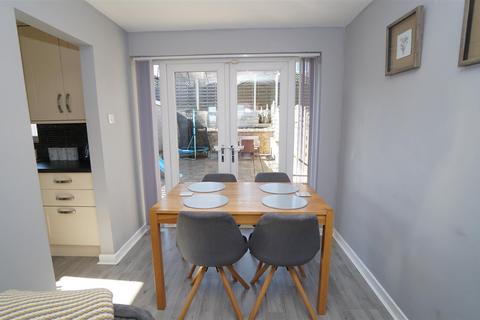 3 bedroom semi-detached house for sale, Bredon Avenue, Wrose, Shipley