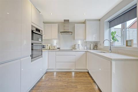 28 Waters Grove, Great Wakering, Southend-on-sea, SS3 0FT
