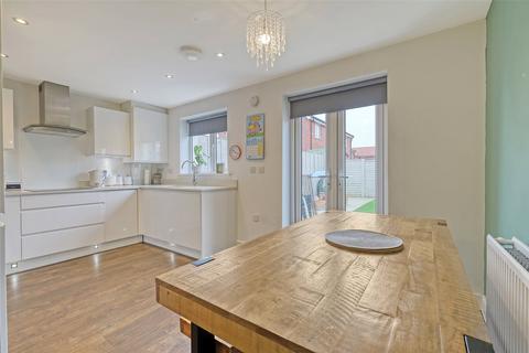 28 Waters Grove, Great Wakering, Southend-on-sea, SS3 0FT