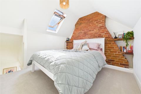 28 High Street, Theale, Reading, RG7 5AN