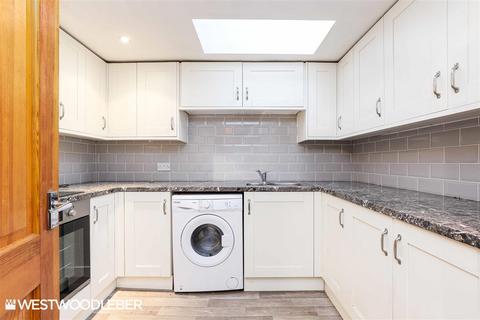 2 bedroom apartment for sale, High Street, Hoddesdon EN11