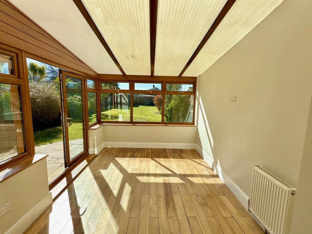 GARDEN ROOM.jpg