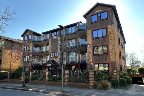 Flat 20, Blyth Wood Park, 20 Blyth Road, Bromley, BR1 3TN