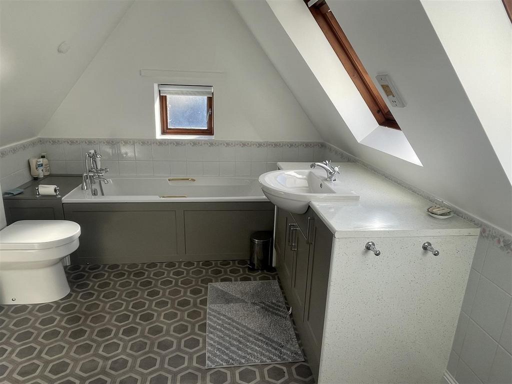 Bathroom.JPG