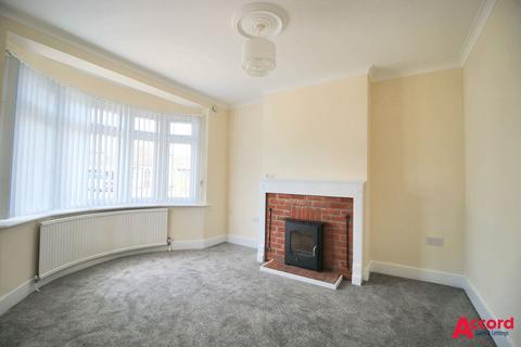 2 bedroom semi-detached bungalow to rent, Heather Gardens, Romford, RM1
