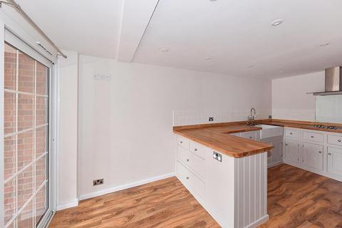 3 bedroom townhouse for sale, 5 Heathlands House, Gaskell Avenue, Knutsford, WA16
