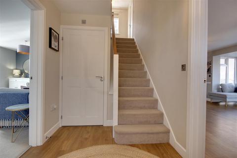 5 bedroom detached house for sale, Langthorpe Close, Hessle