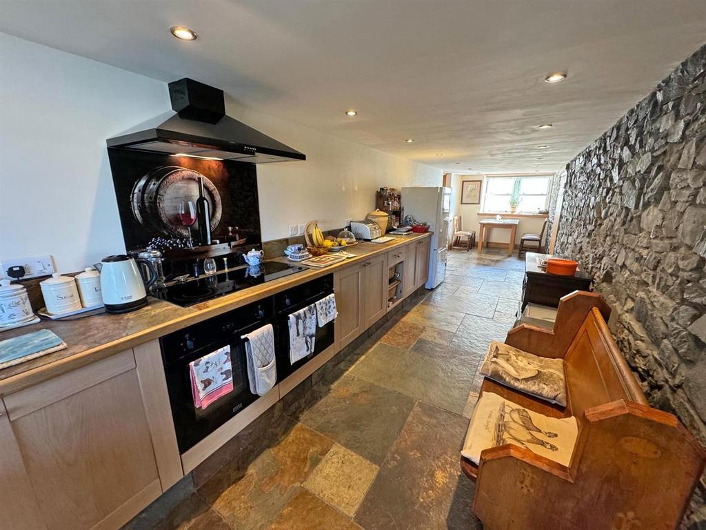 Kitchen/ dining room