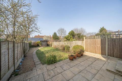 25 Wilton Road, London, N10 1LX