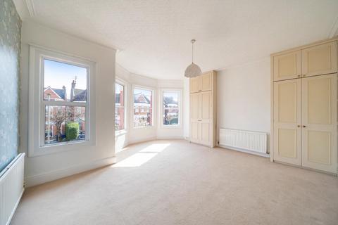 25 Wilton Road, London, N10 1LX