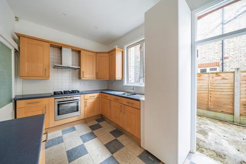 25 Wilton Road, London, N10 1LX