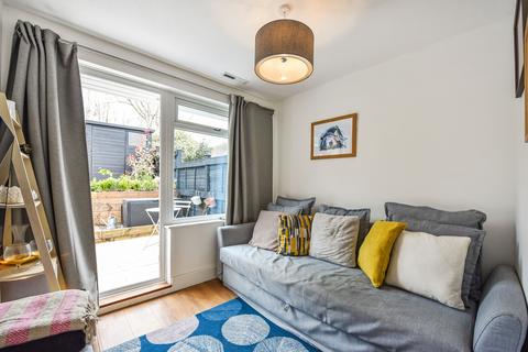 2 bedroom bungalow for sale, Badger Farm,Winchester