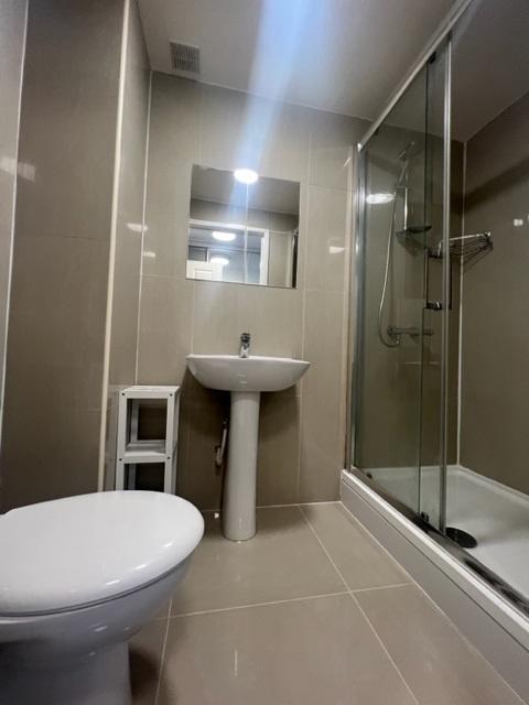 Ensuite In Room B