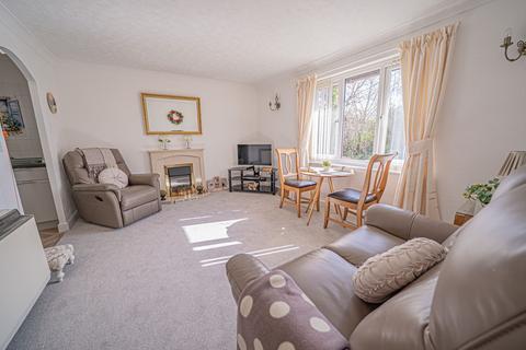 2 bedroom flat for sale, Shelly Crescent, Shirley, B90