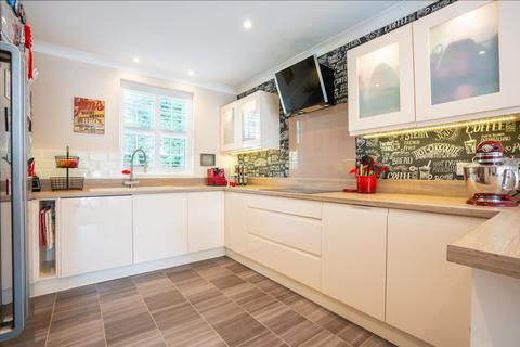26 Queens Gardens, Bournemouth, BH2 6BH