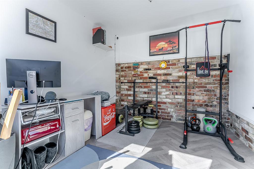 8642549-interior16.jpg