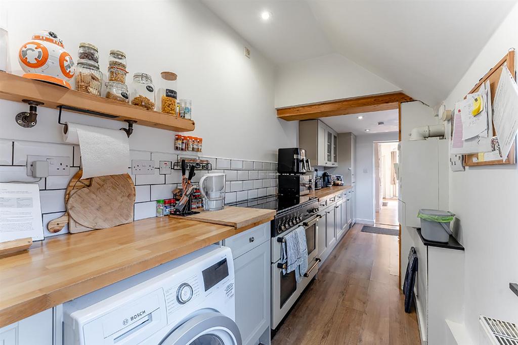 8642549-interior08.jpg