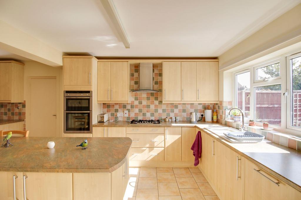 Kitchen / Breakfast Room