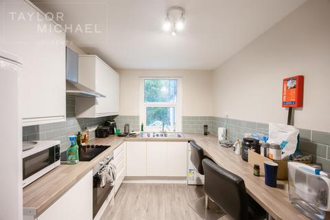 4 bedroom terraced house to rent, Park Crescent Road, Brighton