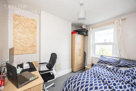 4 bedroom terraced house to rent, Park Crescent Road, Brighton