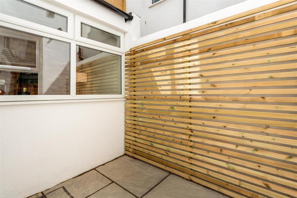 9 Princes Crescent-11.jpg