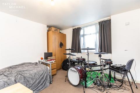 1 bedroom in a house share to rent, Dorset Gardens, Brighton