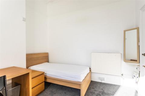 1 bedroom in a house share to rent, Powis Grove, Brighton