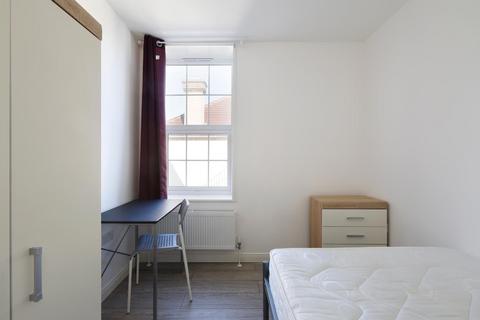 2 bedroom house to rent, Freshfield Road, Brighton