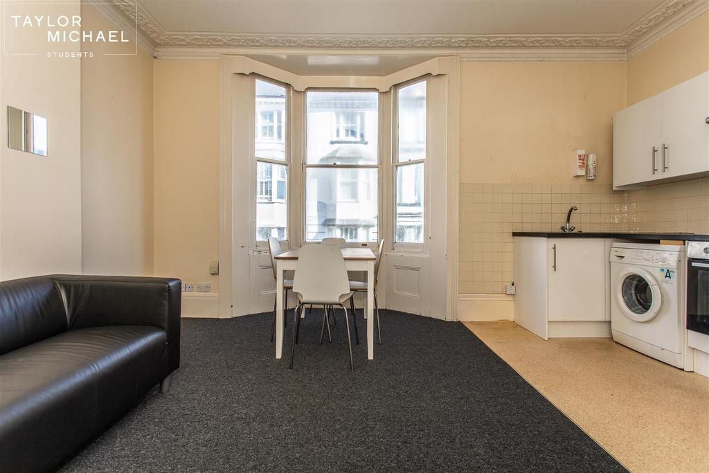 Living Room / Kitchen