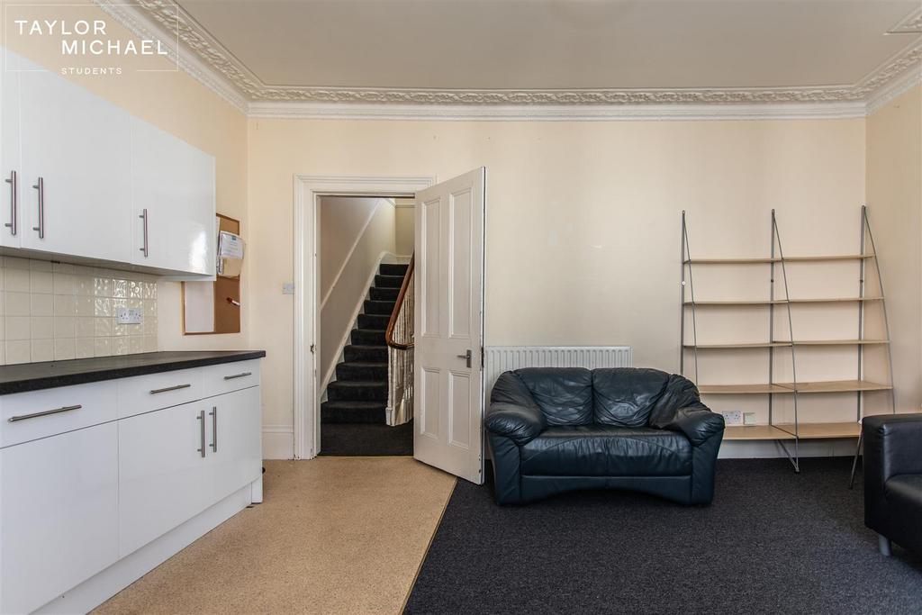 Living Room / Kitchen