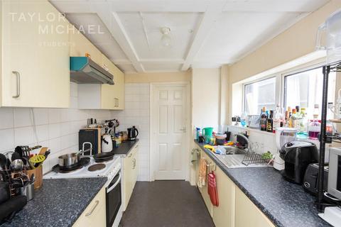 3 bedroom terraced house to rent, Mafeking Road, Brighton