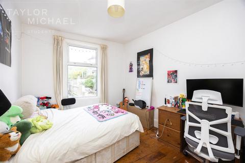 4 bedroom terraced house to rent, Islingword Road, Brighton