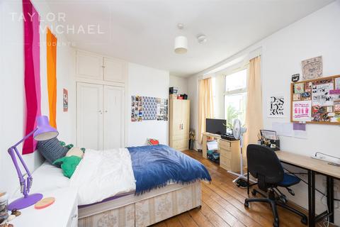 4 bedroom terraced house to rent, Islingword Road, Brighton