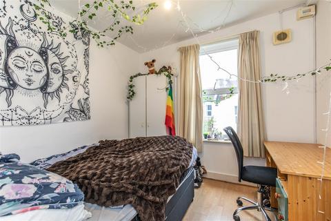 5 bedroom terraced house to rent, Bernard Road, Brighton