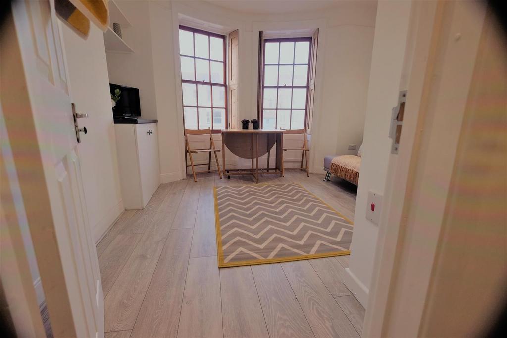Studio Room