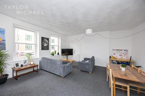 3 bedroom apartment to rent, West Street, Brighton