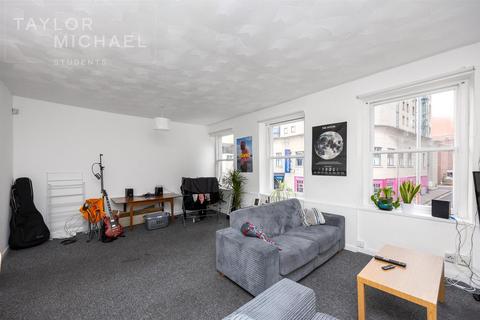 3 bedroom apartment to rent, West Street, Brighton