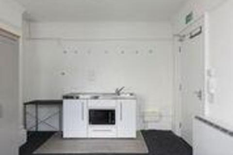 Studio to rent, Norfolk Square, Brighton