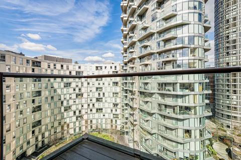 Studio to rent, Michigan Building, Biscayne Avenue