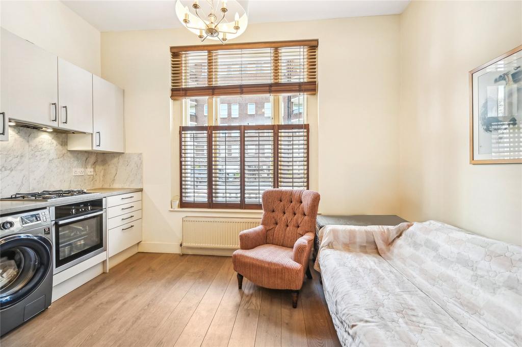 Reception/Kitchen